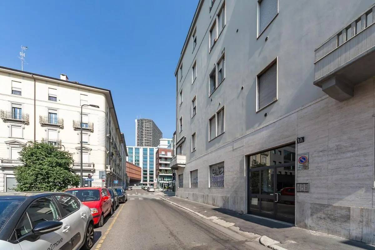 Central Station-Porta Nuova Pet Friendly 4 Pax Chek In H24 Milan