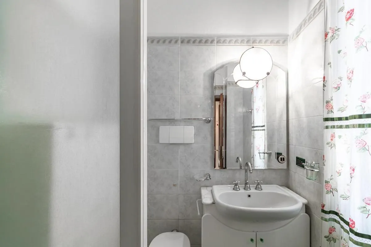 Central Station-Porta Nuova Pet Friendly 4 Pax Chek In H24 Милан Апартаменты